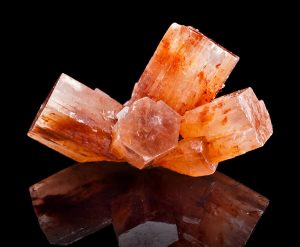Aragonite stars clear your chakra column to help you stand tall.